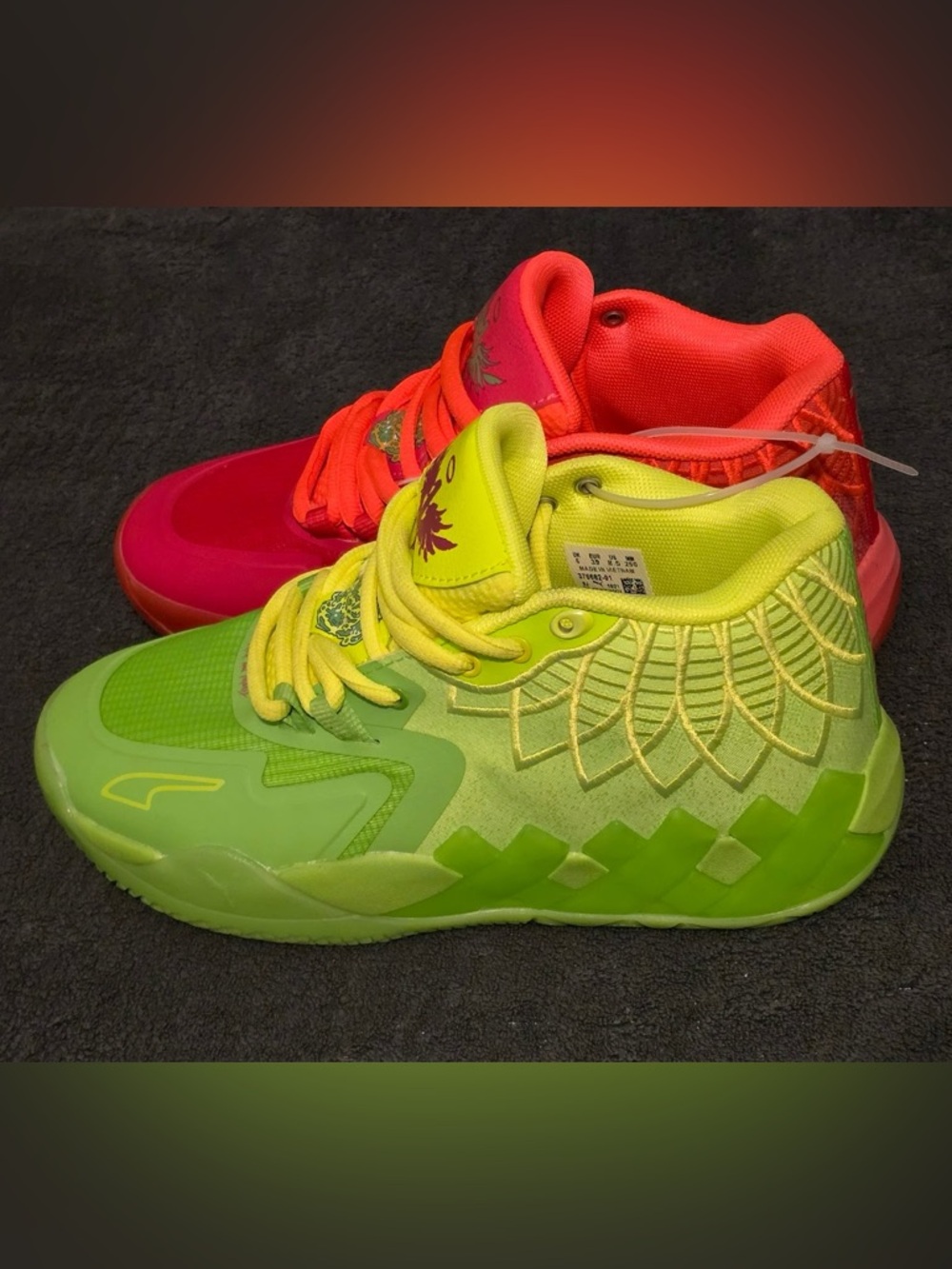 💚🩷👟 Puma LaMelo Ball MB.01
Rick and Morty Women’s Sneakers - Size 8.5